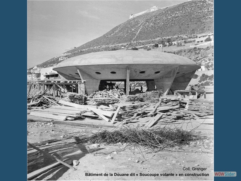 1953-54-Bâtiment de la Douane en construction